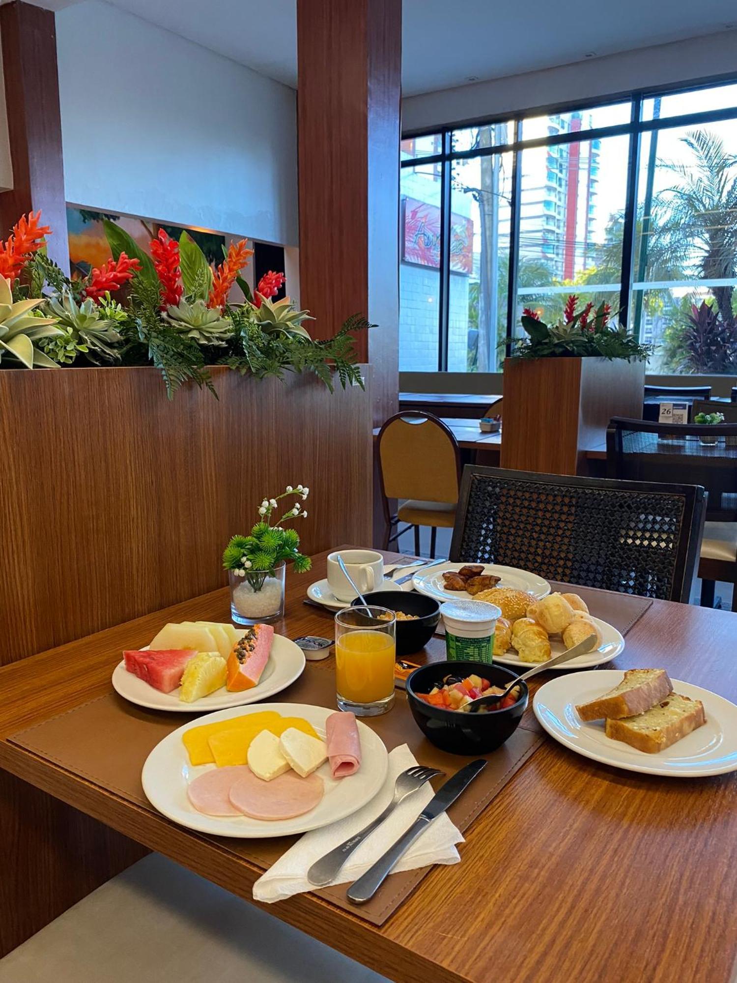 Quality Hotel Manaus Buitenkant foto